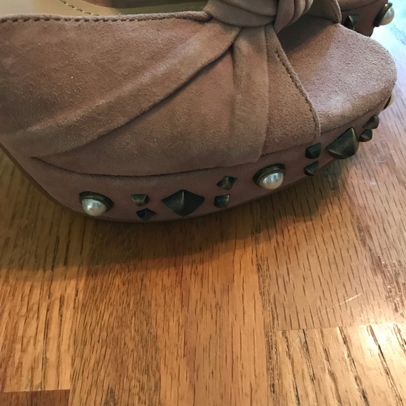 NIB Guess Kenzie 2 Studded Peep Toe Heels 8.5M - Picture 6 of 16